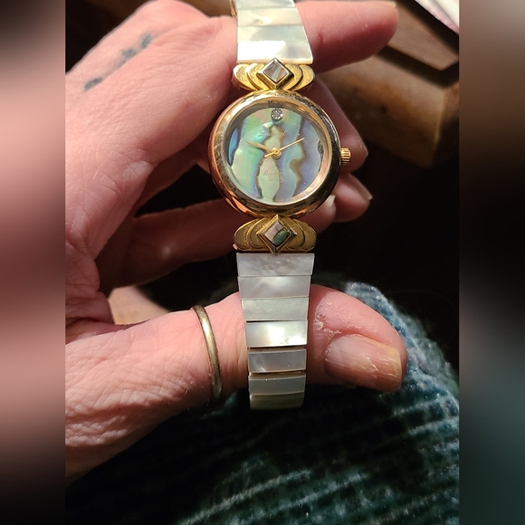 Like New, Albalone, Diamond Face Quartz Watch. Albalone & Mother Of Pearl Band - Picture 2 of 3